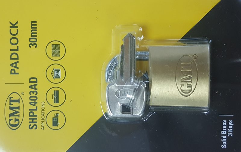 20170529_142521_800x.png STANDARD SHACKLE PADLOCK CHROME PLATED 30MM-3KEYS - Image 1
